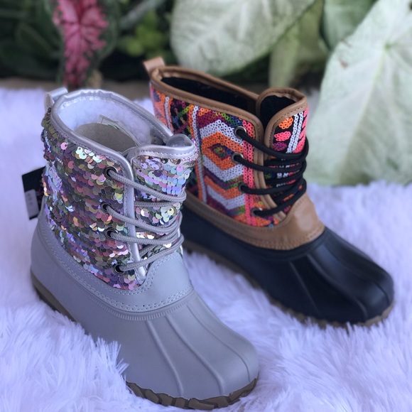 **HOST PICK**GIRLS MULTI COLOR SEQUIN DUCK BOOTS - Picture 5 of 6